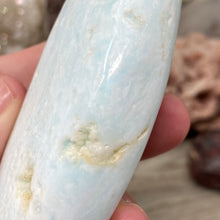 Bild in Galerie-Viewer laden, Blue Aragonite Moon #03