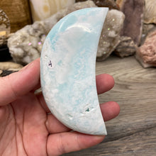 Bild in Galerie-Viewer laden, Blue Aragonite Moon #04