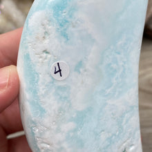 Bild in Galerie-Viewer laden, Blue Aragonite Moon #04