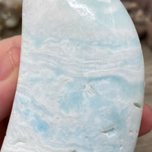 Bild in Galerie-Viewer laden, Blue Aragonite Moon #05