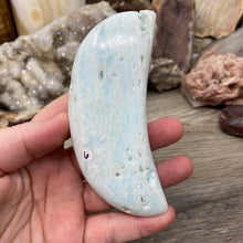 Bild in Galerie-Viewer laden, Blue Aragonite Moon #06