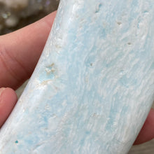 Bild in Galerie-Viewer laden, Blue Aragonite Moon #06