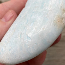 Bild in Galerie-Viewer laden, Blue Aragonite Moon #06