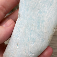 Bild in Galerie-Viewer laden, Blue Aragonite Moon #06