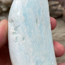 Bild in Galerie-Viewer laden, Blue Aragonite Moon #06