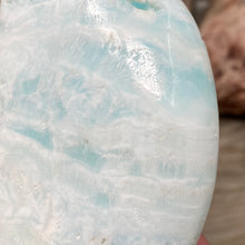 Bild in Galerie-Viewer laden, Blue Aragonite Moon #07