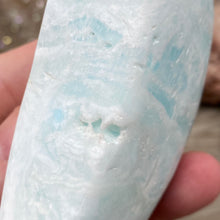 Bild in Galerie-Viewer laden, Blue Aragonite Moon #07
