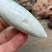 Bild in Galerie-Viewer laden, Blue Aragonite Moon #08