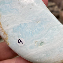 Bild in Galerie-Viewer laden, Blue Aragonite Moon #09