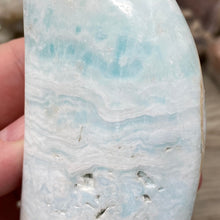 Bild in Galerie-Viewer laden, Blue Aragonite Moon #09