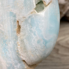 Bild in Galerie-Viewer laden, Blue Aragonite Moon #10