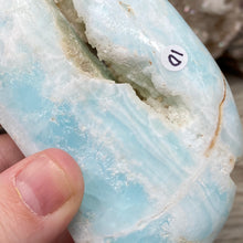 Bild in Galerie-Viewer laden, Blue Aragonite Moon #10