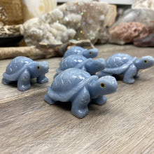 Bild in Galerie-Viewer laden, Angelite 2.5" Turtles