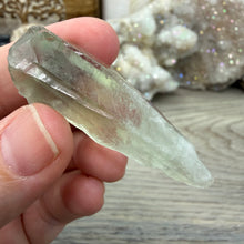 Bild in Galerie-Viewer laden, Prasiolite - Green Amethyst Rough #01