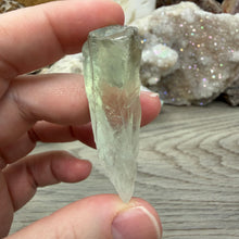 Bild in Galerie-Viewer laden, Prasiolite - Green Amethyst Rough #01