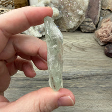 Bild in Galerie-Viewer laden, Prasiolite - Green Amethyst Rough #02