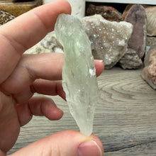 Bild in Galerie-Viewer laden, Prasiolite - Green Amethyst Rough #05