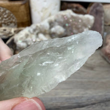 Bild in Galerie-Viewer laden, Prasiolite - Green Amethyst Rough #05