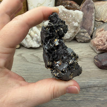 Bild in Galerie-Viewer laden, Hematite with Exposed Golden Rutile #01