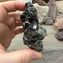 Bild in Galerie-Viewer laden, Hematite with Exposed Golden Rutile #01