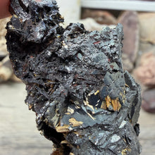 Bild in Galerie-Viewer laden, Hematite with Exposed Golden Rutile #01