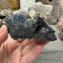 Bild in Galerie-Viewer laden, Hematite with Exposed Golden Rutile #04
