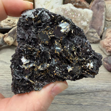 Bild in Galerie-Viewer laden, Hematite with Exposed Golden Rutile #04