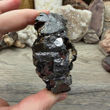 Bild in Galerie-Viewer laden, Hematite with Exposed Golden Rutile #05