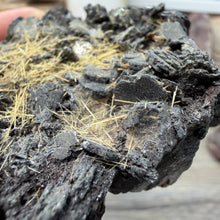 Bild in Galerie-Viewer laden, Hematite with Exposed Golden Rutile #05