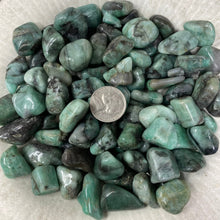 Bild in Galerie-Viewer laden, Emerald Extra Quality Small Tumbles