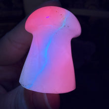 Bild in Galerie-Viewer laden, Pink Calcite / Mangano Calcite Mushroom #06