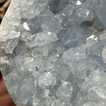 Carica l'immagine nel visualizzatore di Gallery, Celestite Semi-Polished Egg #06