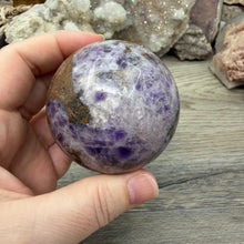 Cargar imagen en el visor de la galería, Chevron Amethyst 60mm Sphere