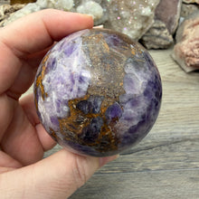 Cargar imagen en el visor de la galería, Chevron Amethyst 60mm Sphere