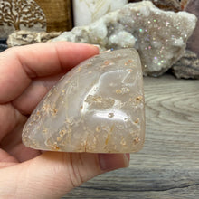 Load image into Gallery viewer, Agate Polished Geode #04