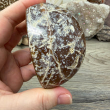 Load image into Gallery viewer, Agate Polished Geode #05