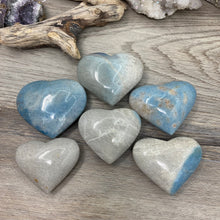 Bild in Galerie-Viewer laden, Trolleite Heart Palm Stones