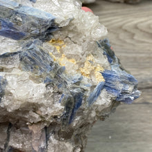 将图像加载到图库查看器中,Blue Kyanite Cluster #06