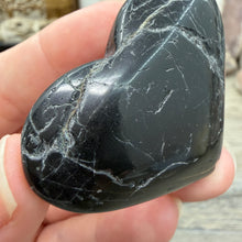 Bild in Galerie-Viewer laden, Black Tourmaline with Hematite Heart #01