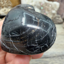 Bild in Galerie-Viewer laden, Black Tourmaline with Hematite Heart #02