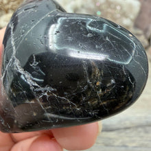 Bild in Galerie-Viewer laden, Black Tourmaline with Hematite Heart #03