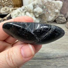 Bild in Galerie-Viewer laden, Black Tourmaline with Hematite Heart #05
