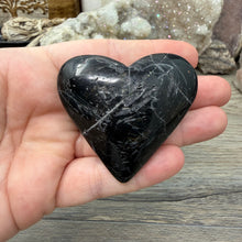 Bild in Galerie-Viewer laden, Black Tourmaline with Hematite Heart #06