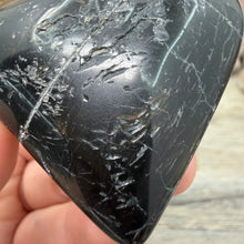 Bild in Galerie-Viewer laden, Black Tourmaline with Hematite Heart #06