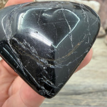 Bild in Galerie-Viewer laden, Black Tourmaline with Hematite Heart #07