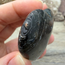 Bild in Galerie-Viewer laden, Black Tourmaline with Hematite Heart #09