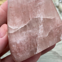 Bild in Galerie-Viewer laden, Rose Calcite Freeform #02