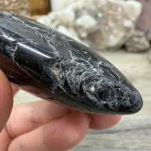 Carica l'immagine nel visualizzatore di Gallery, Black Tourmaline with Hematite Heart #12