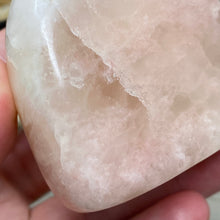 Bild in Galerie-Viewer laden, Rose Calcite Freeform #04