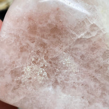 Bild in Galerie-Viewer laden, Rose Calcite Freeform #04